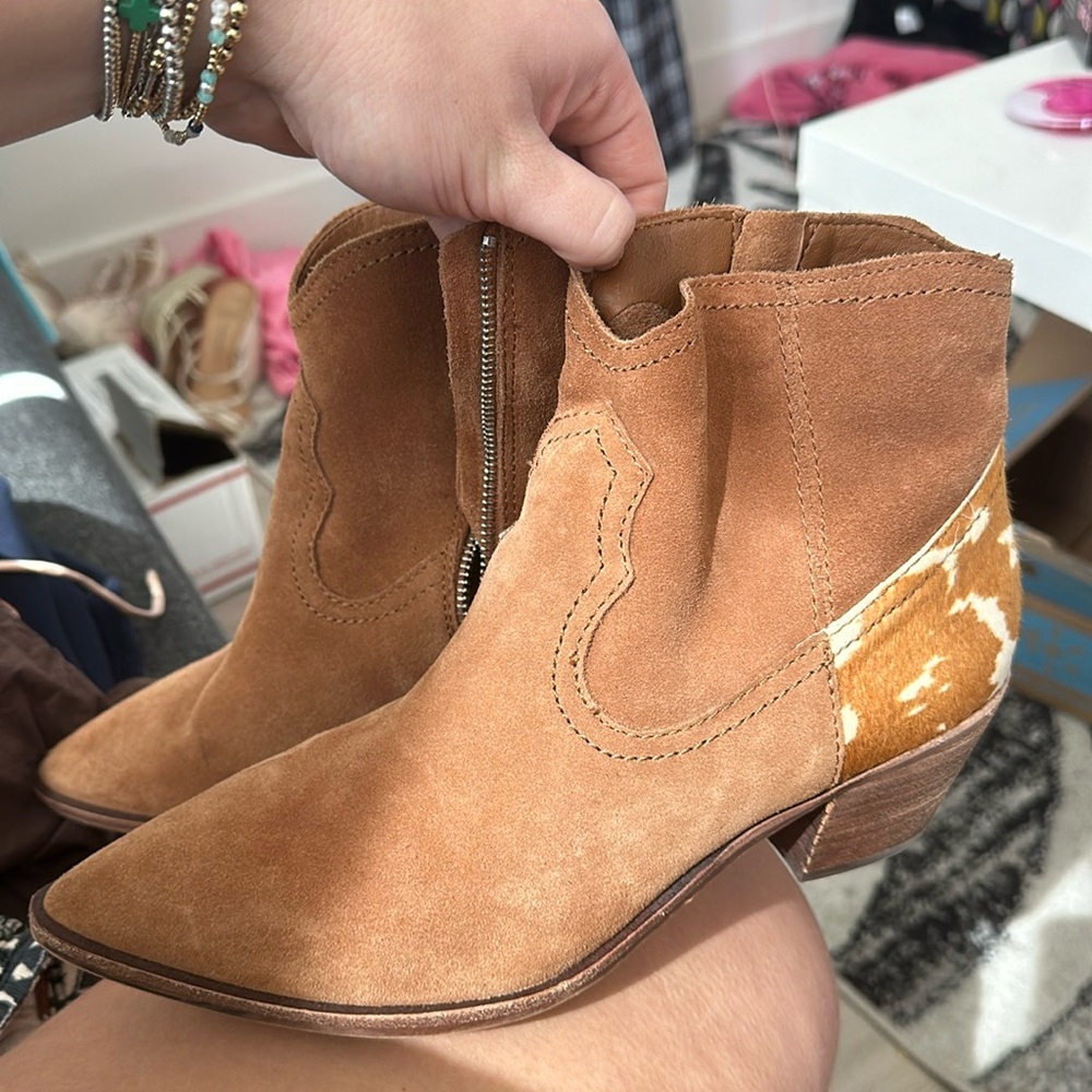 Suede cowboy boots, only worn like 10 times, size 10
